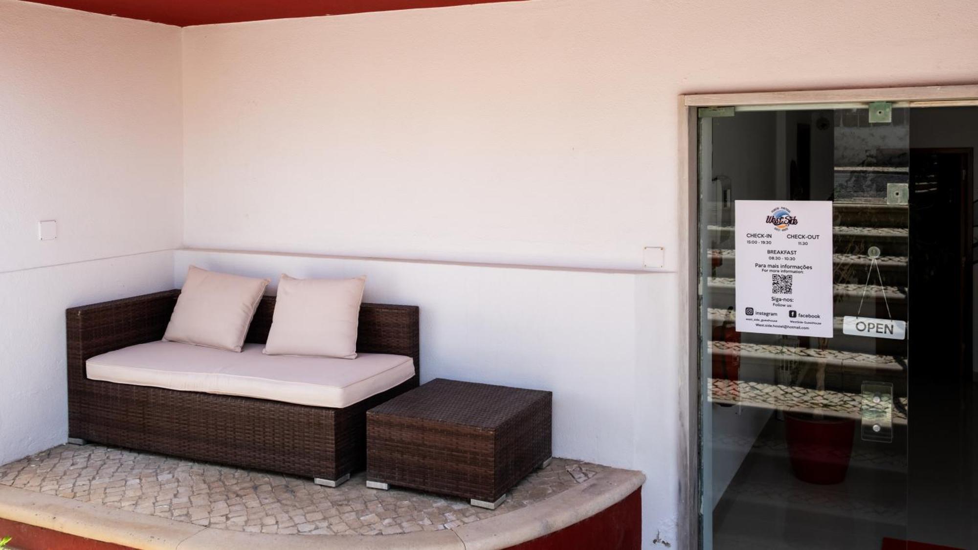 West Side Guesthouse Peniche Exteriör bild